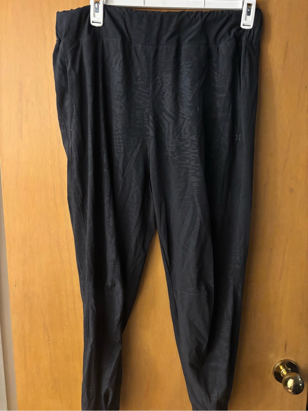 Womenโs lightweight Hurley Jogger Pants -